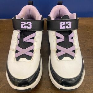 Jordan Max Aura Girls Youth 13C